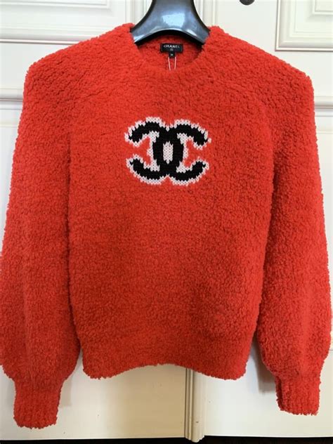 Chanel sweater 